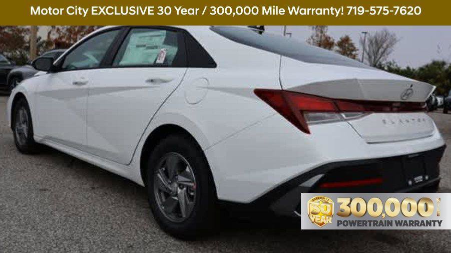 New 2025 Hyundai Elantra SE image 4