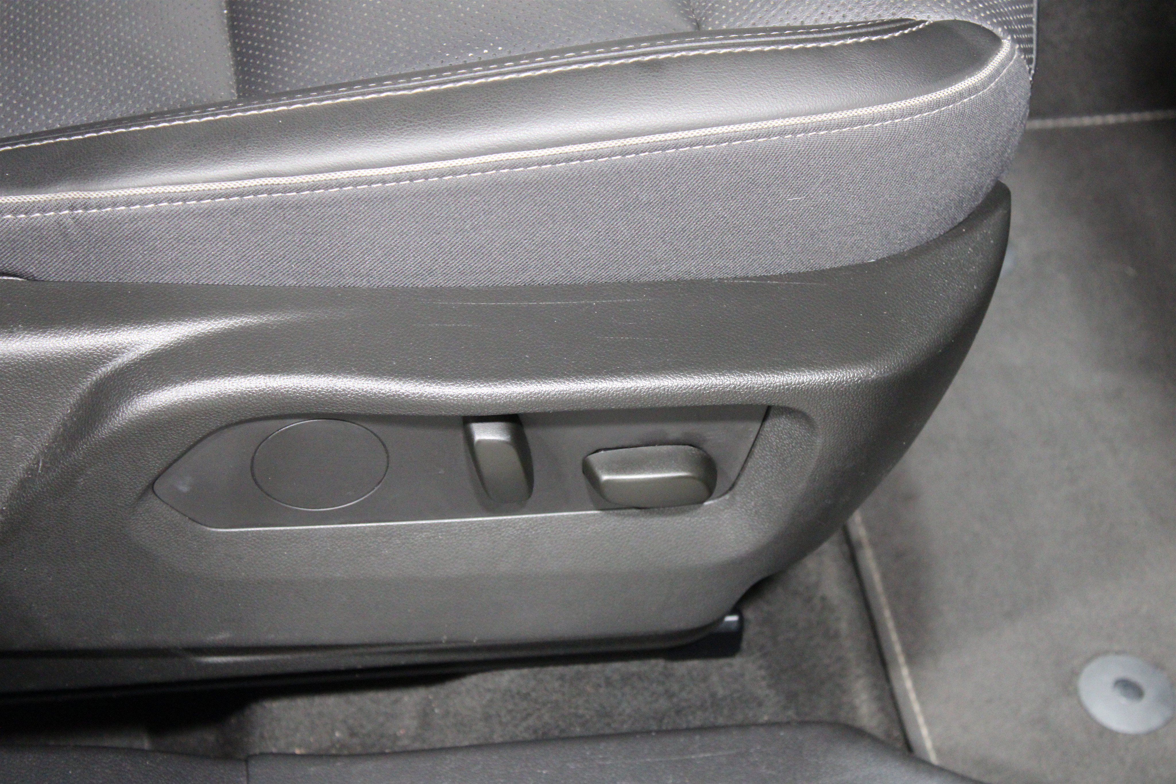 Used 2023 Buick Envision Essence FWD image 21