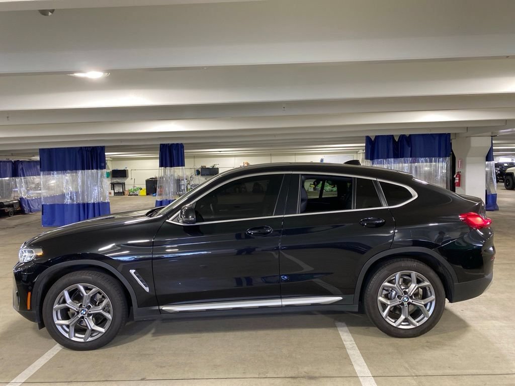 Used 2024 BMW X4 xDrive30i w/ Parking Assistance Package AWD/4WD image 2