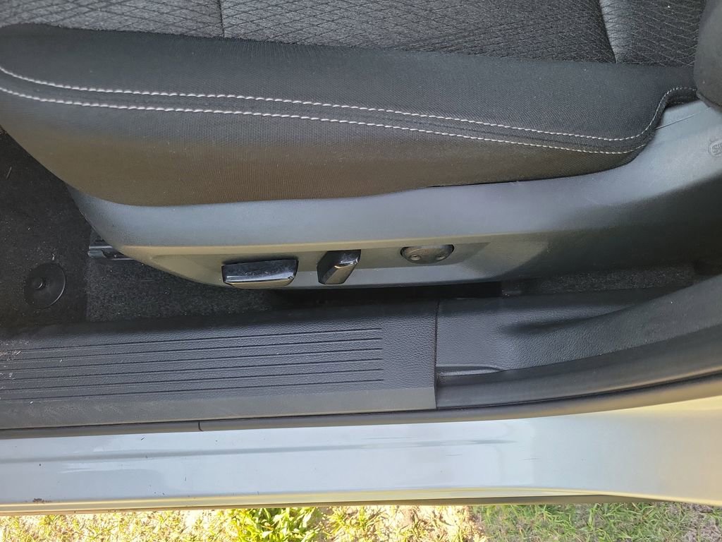 Used 2024 Nissan Rogue SV AWD/4WD image 17