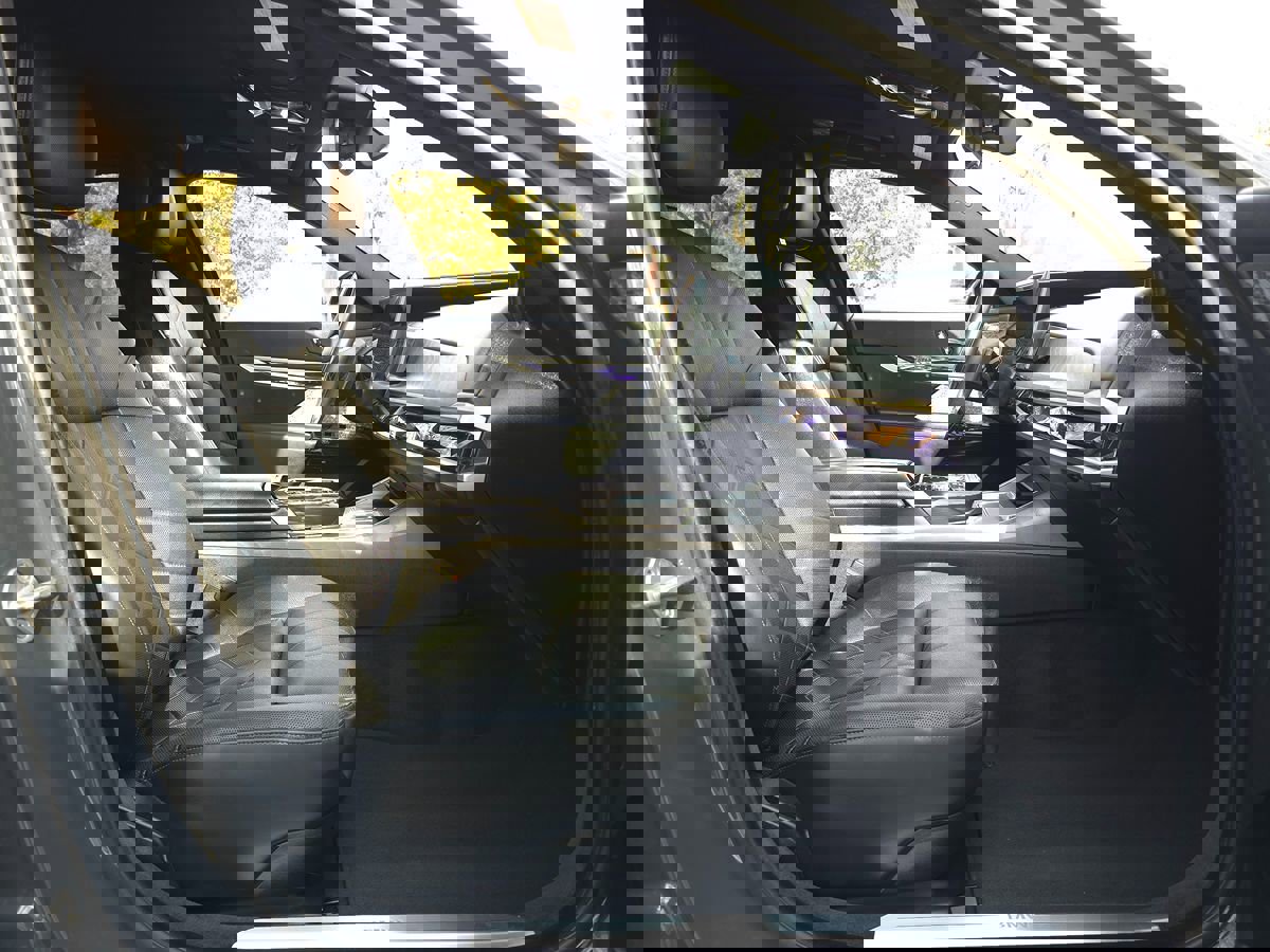 Used 2024 BMW i7 xDrive60 w/ Executive Package image 31