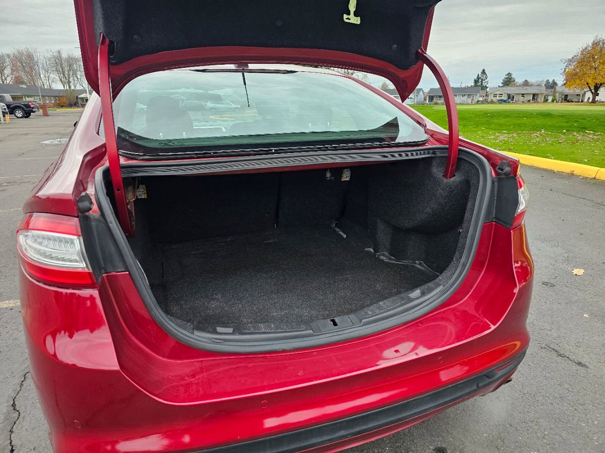 Used 2016 Ford Fusion SE image 22