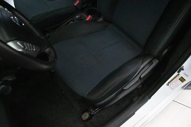Used 2016 Nissan Versa Note SV image 25