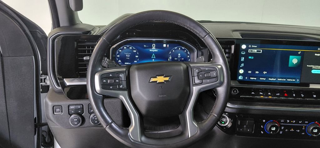 Used 2022 Chevrolet Silverado 1500 LTZ w/ Z71 Off-Road Package AWD/4WD image 17