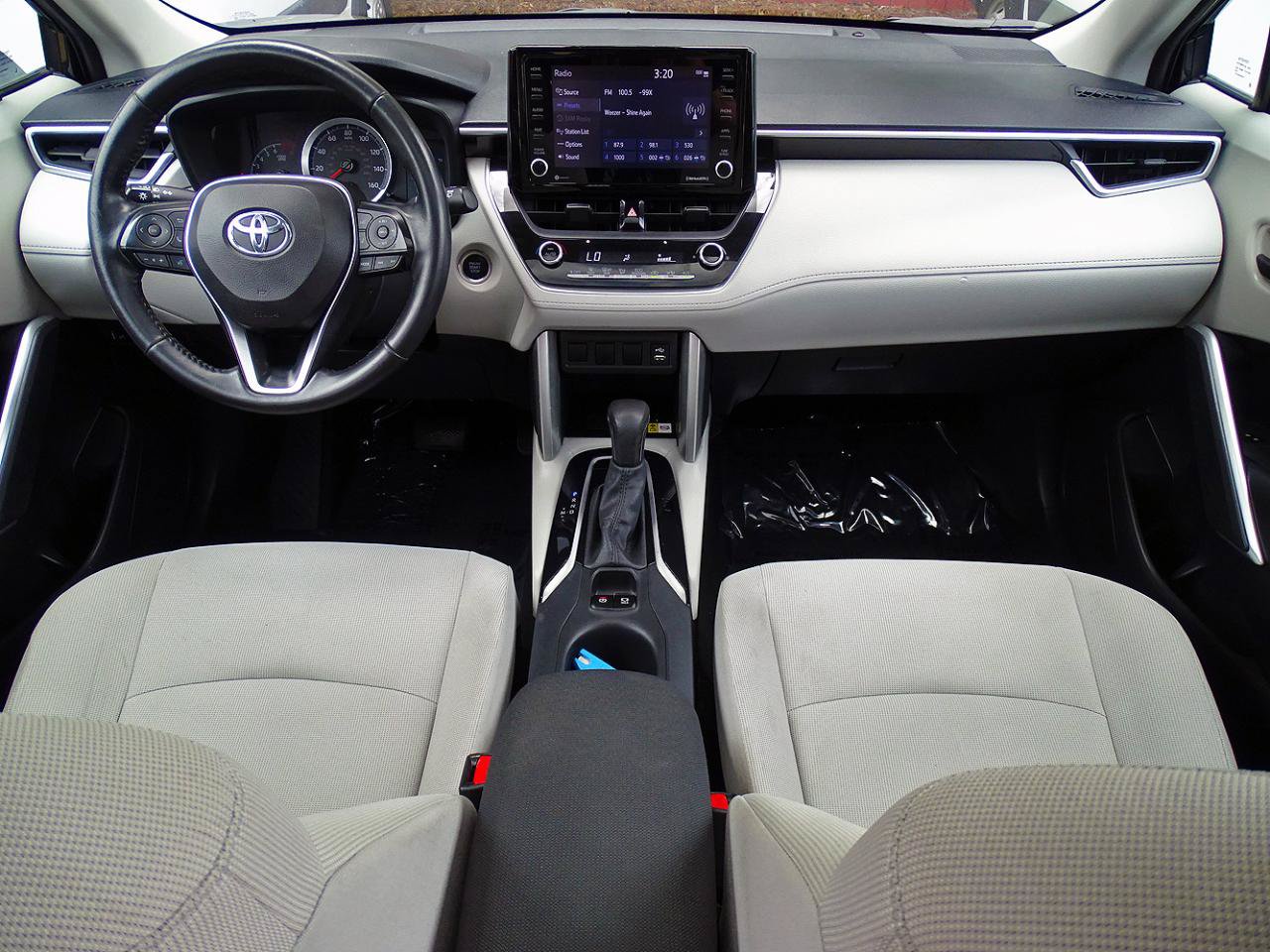 Used 2022 Toyota Corolla Cross LE w/ Moonroof Package AWD/4WD image 35