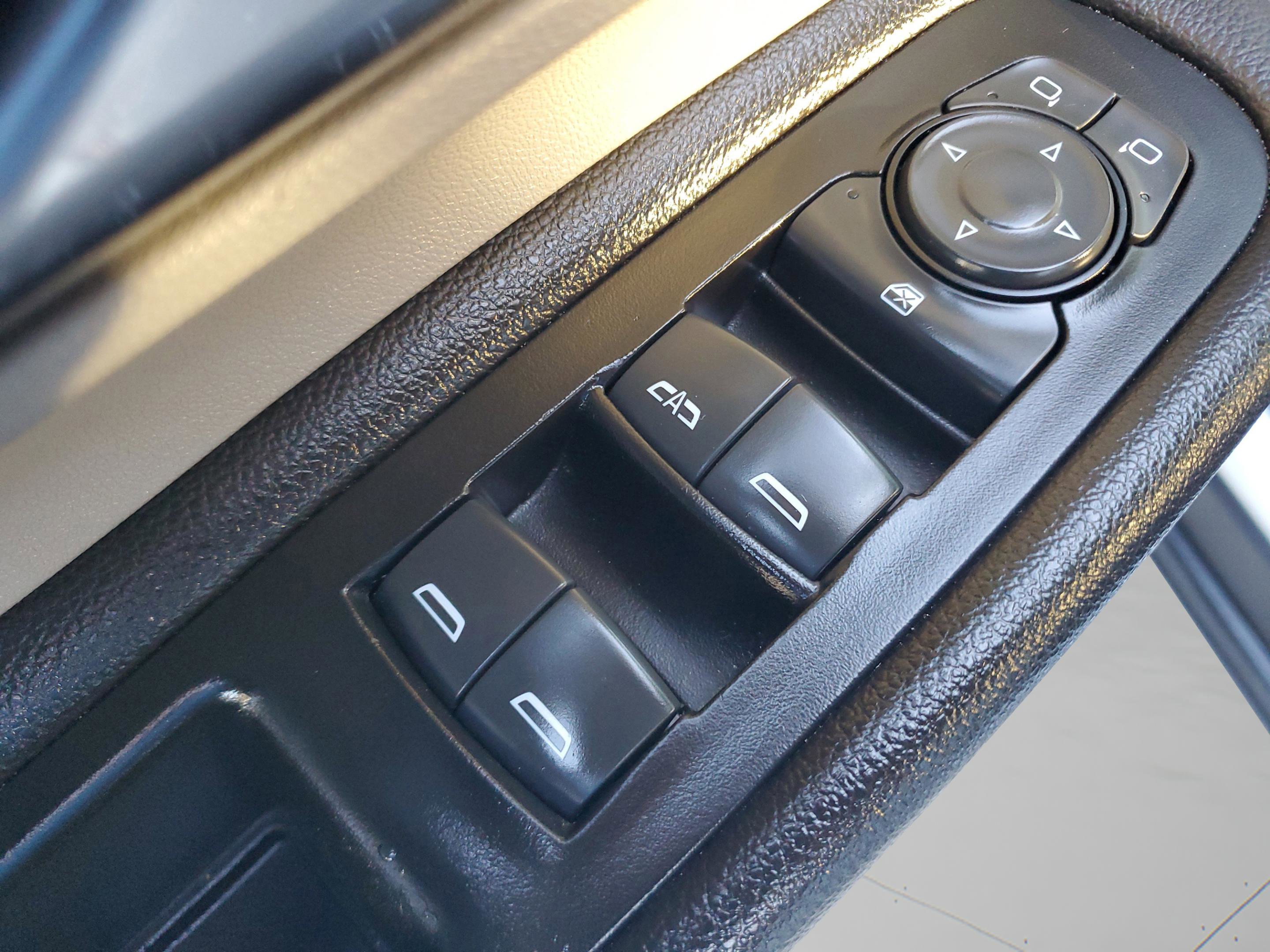 Used 2022 GMC Terrain SLT image 18