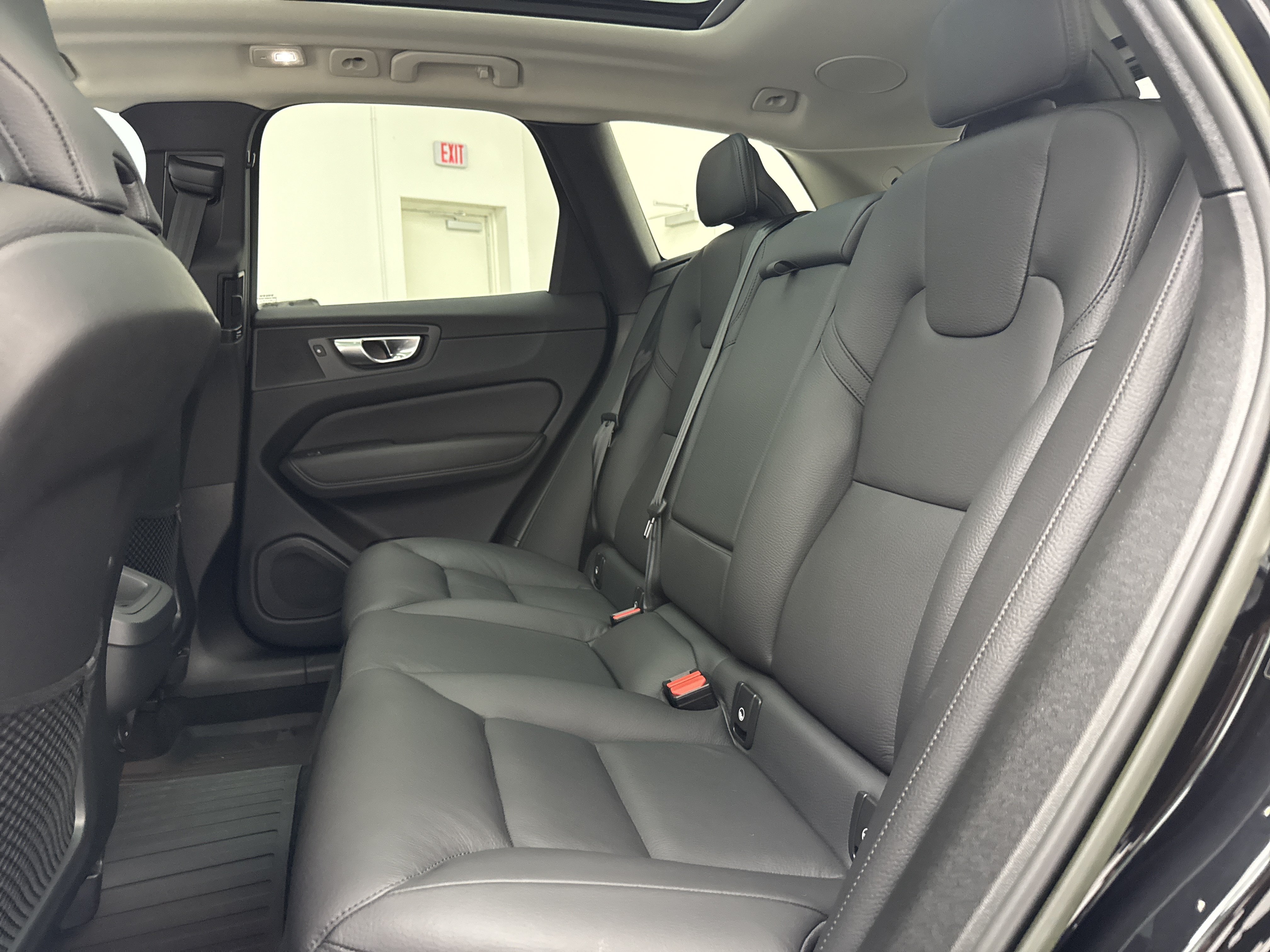 Certified 2023 Volvo XC60 B5 Plus w/ Climate Package FWD image 26
