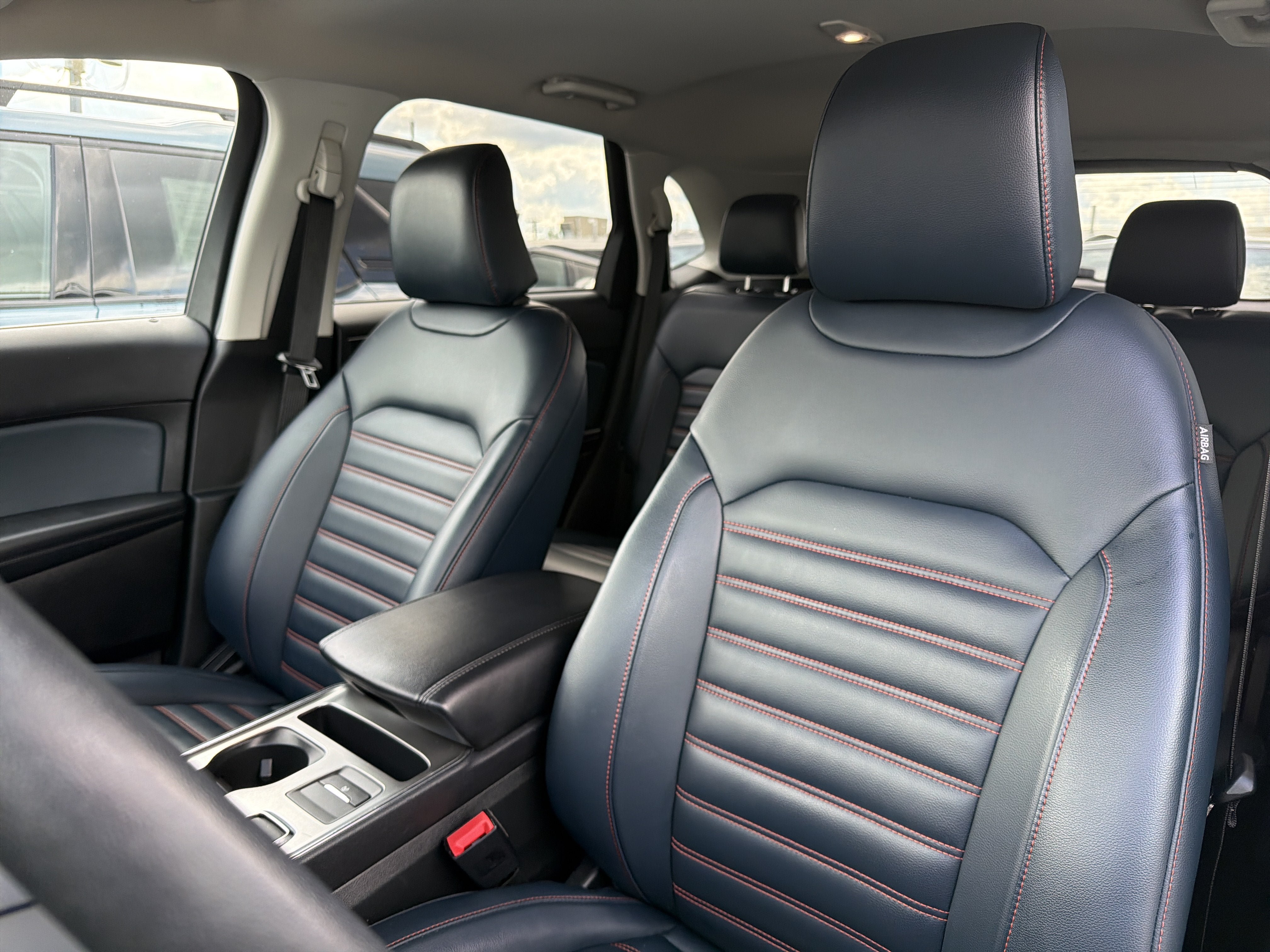 Used 2024 Ford Edge SEL w/ Sport Appearance Package AWD/4WD image 9