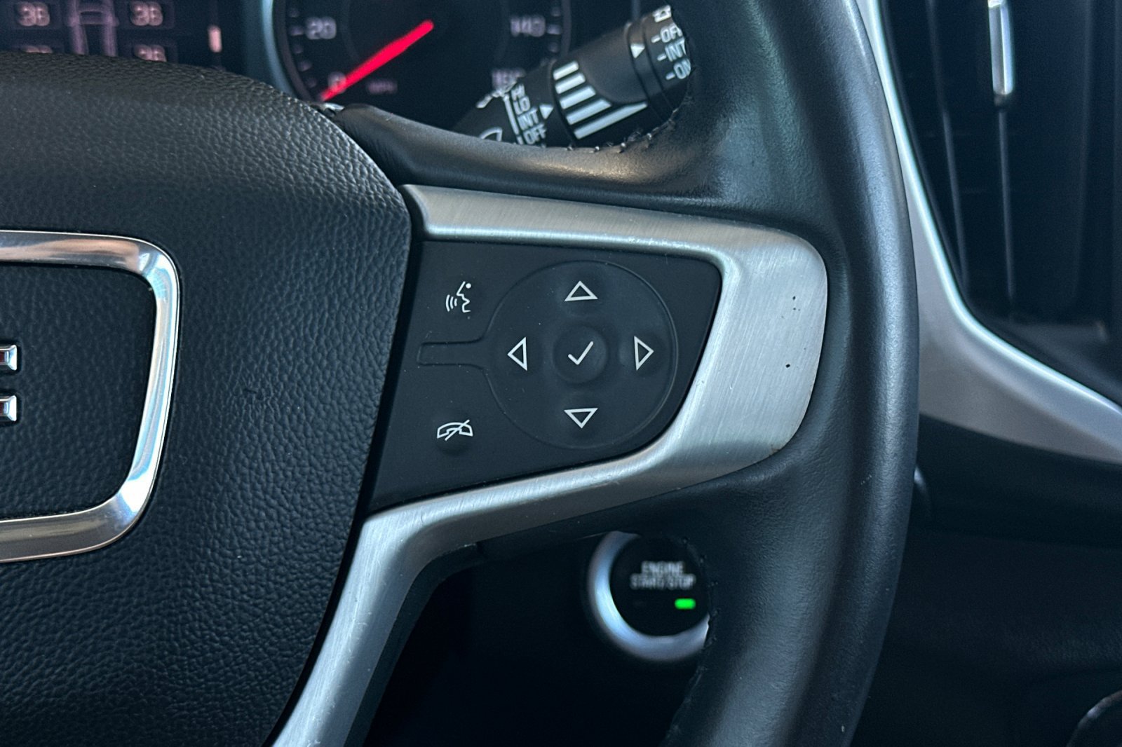 Used 2019 GMC Terrain SLE w/ Driver Convenience Package FWD image 32