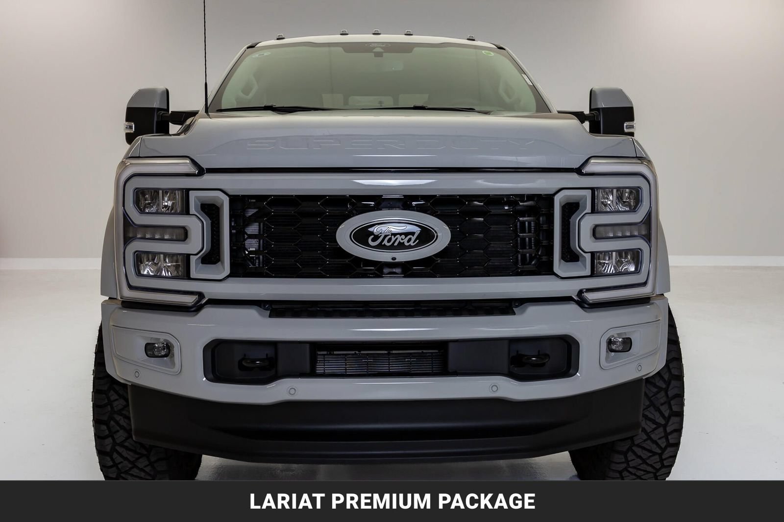 Used 2026 Ford F450 Lariat w/ Lariat Premium Package AWD/4WD image 3
