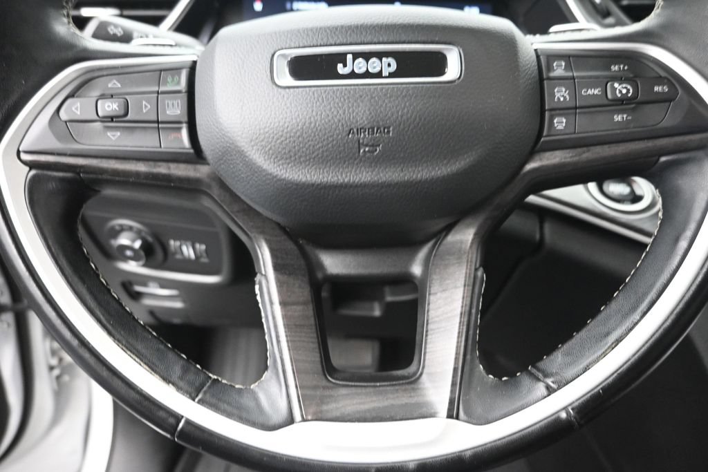 Used 2022 Jeep Grand Cherokee L Limited AWD/4WD image 19