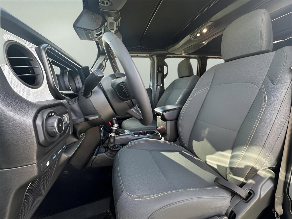 Used 2024 Jeep Wrangler Unlimited w/ Convenience Group image 27