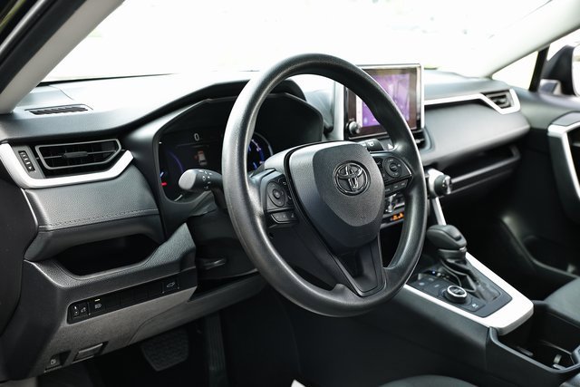 Used 2024 Toyota RAV4 XLE image 21
