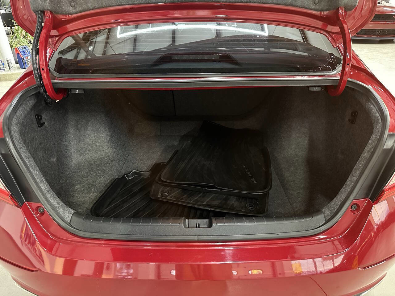 Used 2018 Honda Accord Sport image 8