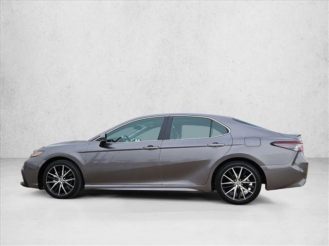 Used 2024 Toyota Camry SE w/ Cold Weather Package image 9