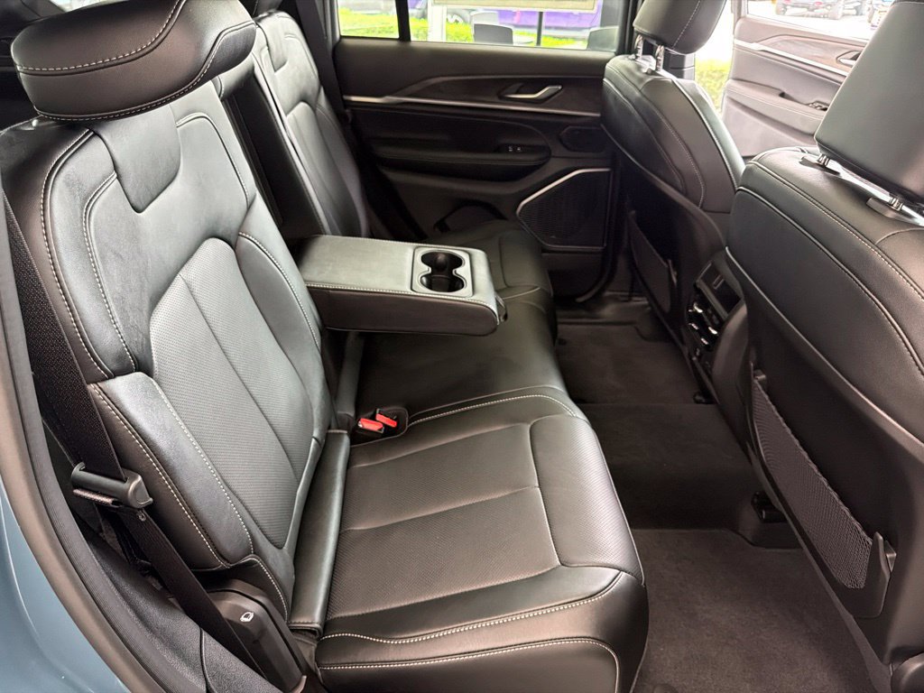 New 2026 Jeep Grand Cherokee Limited AWD/4WD image 40