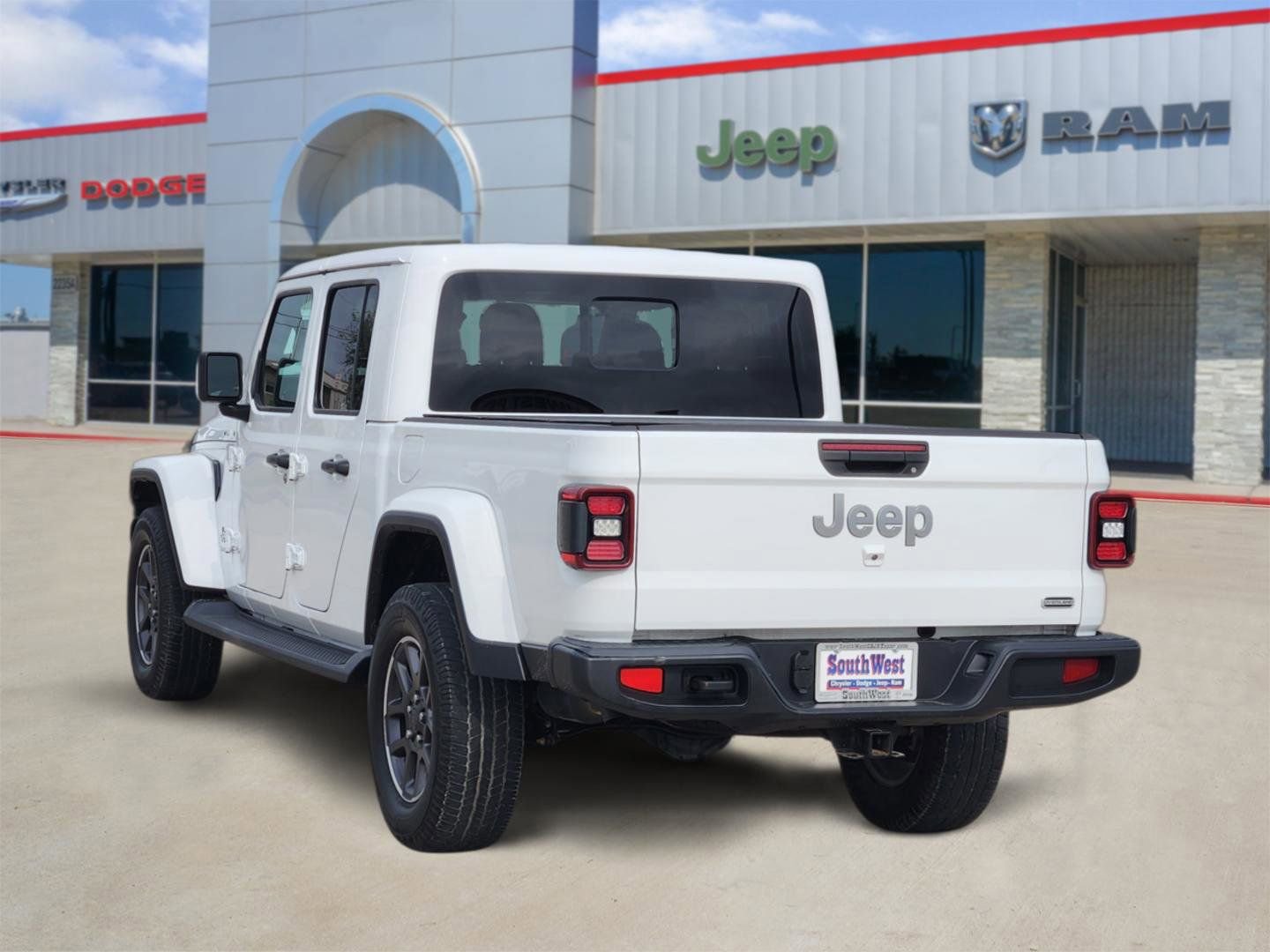 Used 2021 Jeep Gladiator Overland w/ Popular Equipment Package image 4