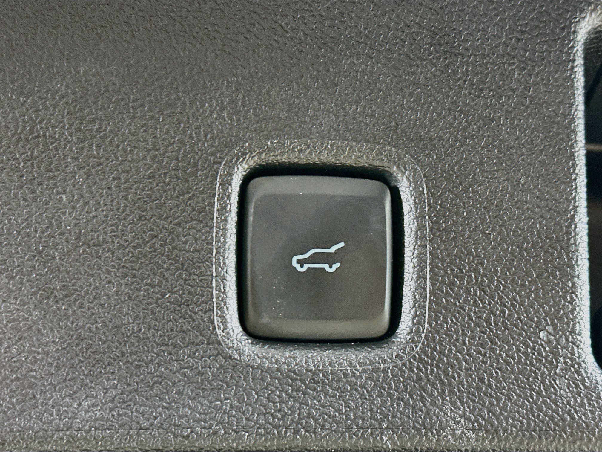 Used 2025 Ford Escape Platinum AWD/4WD image 30
