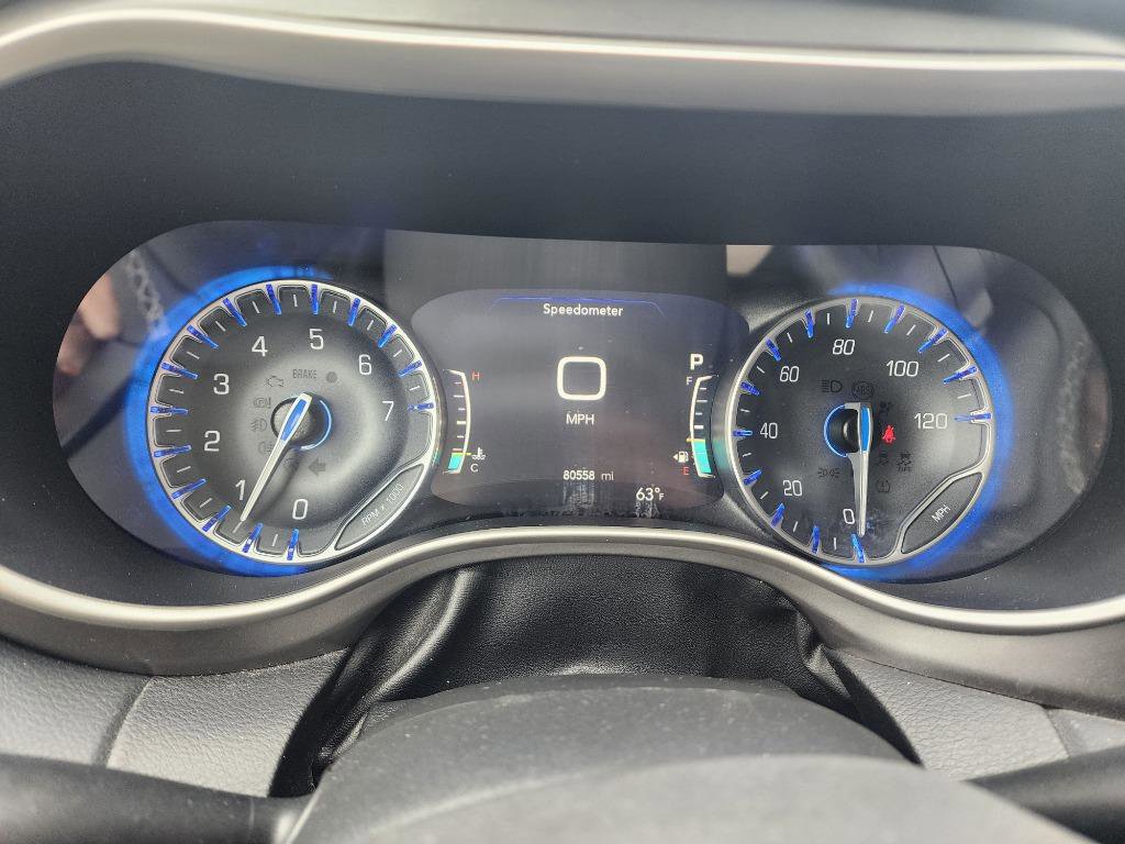 Used 2023 Chrysler Pacifica Touring-L image 24