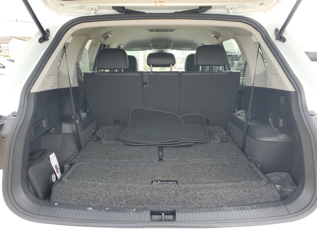 Used 2023 Volkswagen Tiguan SE image 7