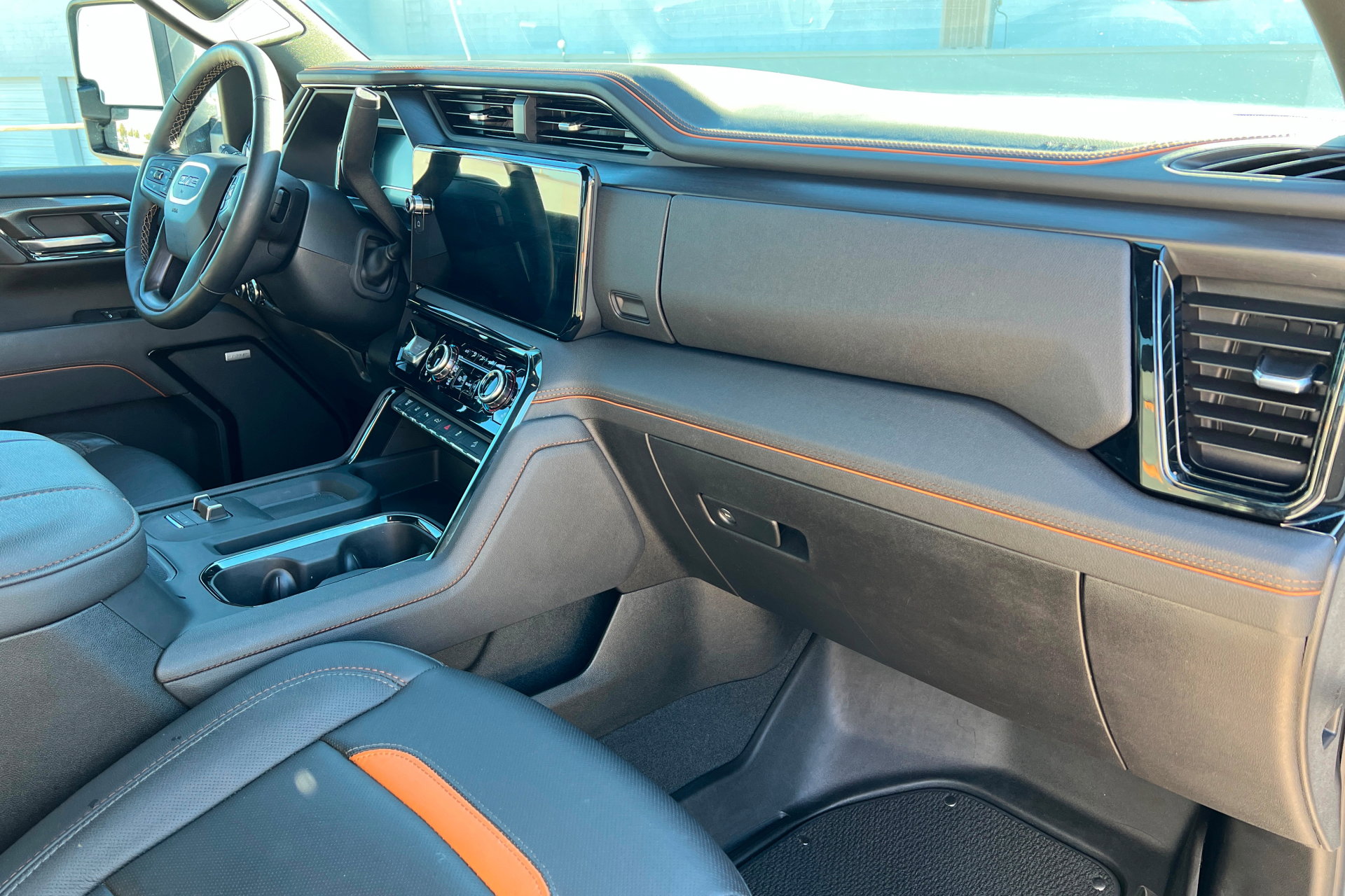 Certified 2025 GMC Sierra 2500 AT4 image 24