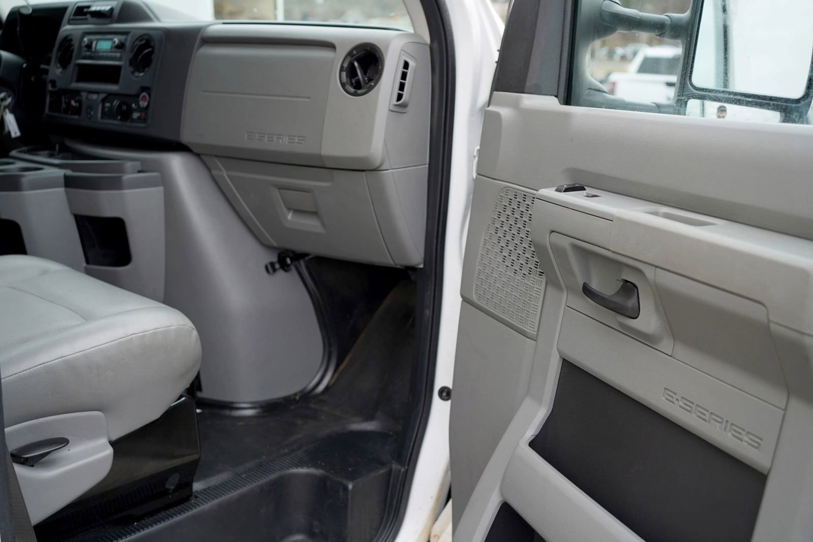 Used 2024 Ford E-350 and Econoline 350 Super Duty w/ Driver's Safety Package RWD image 14