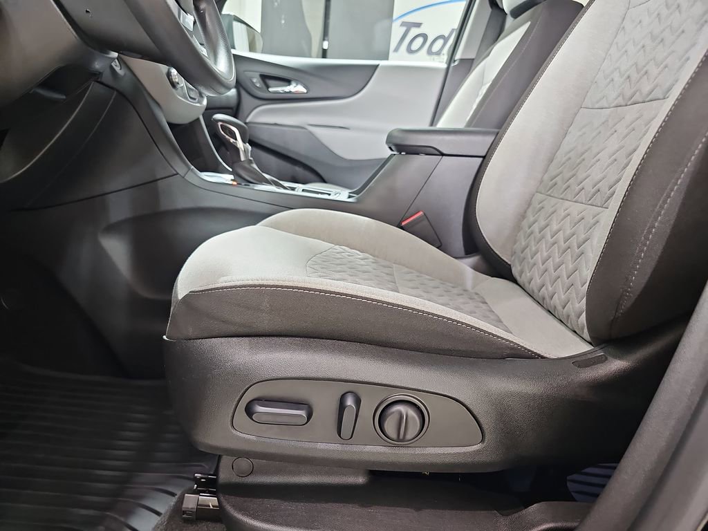Certified 2023 Chevrolet Equinox LS w/ LS Convenience Package image 33