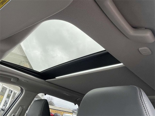 Used 2022 Nissan Rogue Platinum w/ Head-Up Display Package image 17