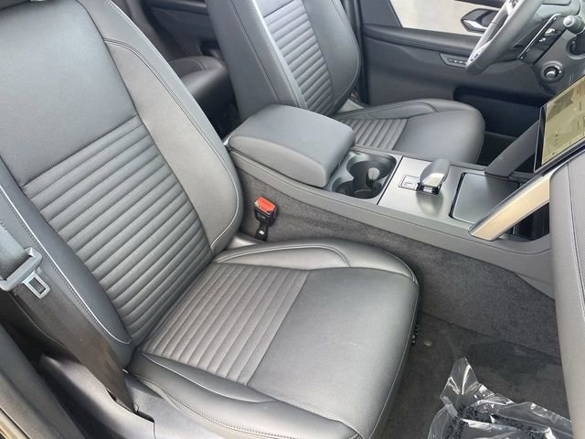 Used 2025 Land Rover Discovery Sport Dynamic SE image 10
