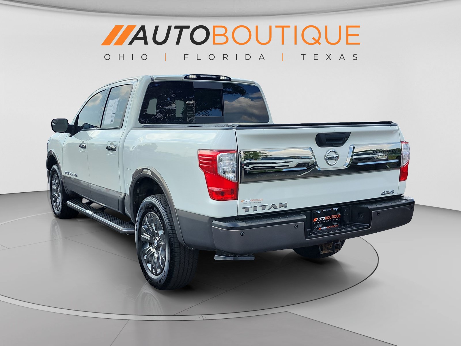 Used 2018 Nissan Titan Platinum Reserve w/ Platinum Utility Package AWD/4WD image 3