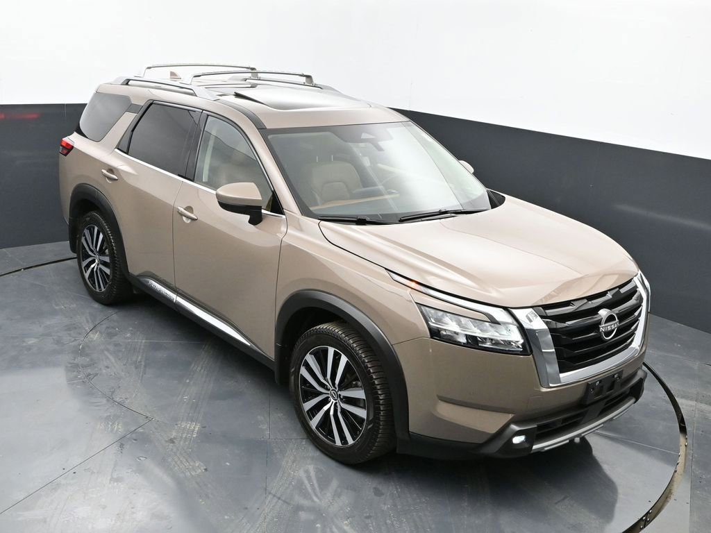 Used 2024 Nissan Pathfinder Platinum w/ Cargo Package image 27