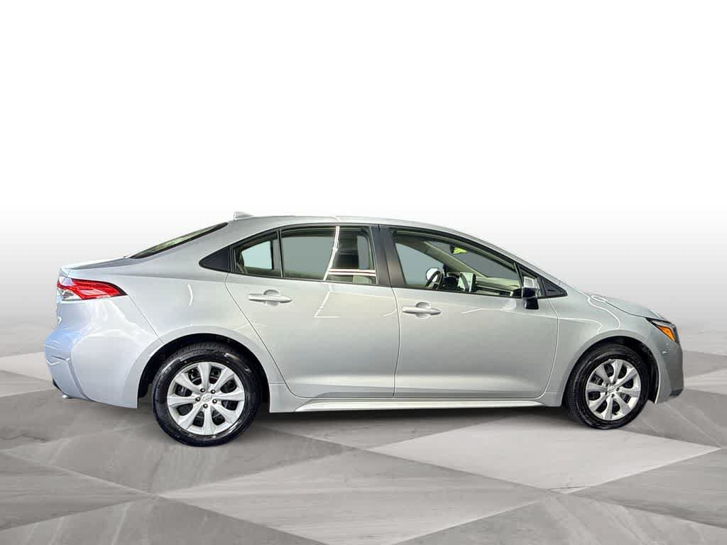 Used 2025 Toyota Corolla LE w/ Convenience Package FWD image 9
