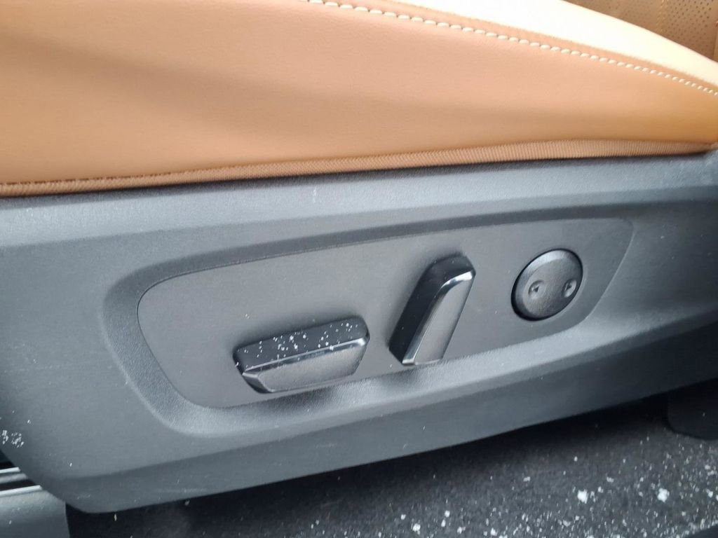 New 2026 Nissan Pathfinder Platinum image 25