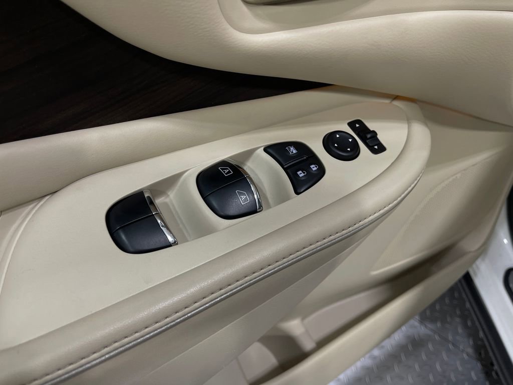 Used 2019 Nissan Murano Platinum image 17