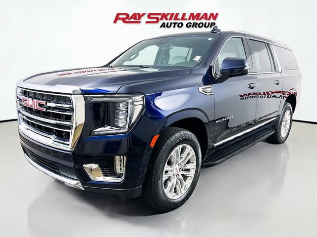 Used 2023 GMC Yukon XL SLT w/ SLT Premium Package AWD/4WD image 3