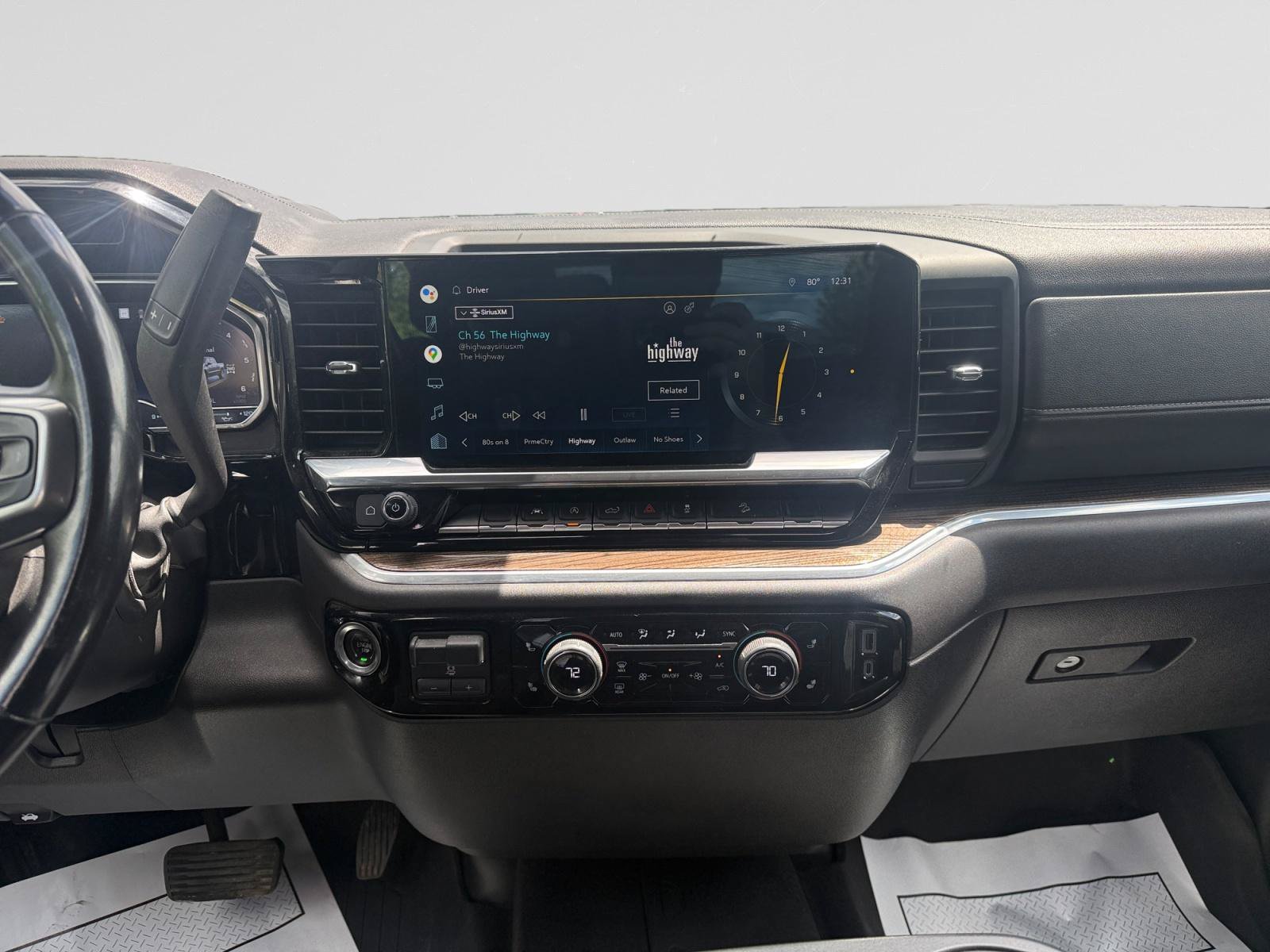 Used 2022 Chevrolet Silverado 1500 LT AWD/4WD image 11