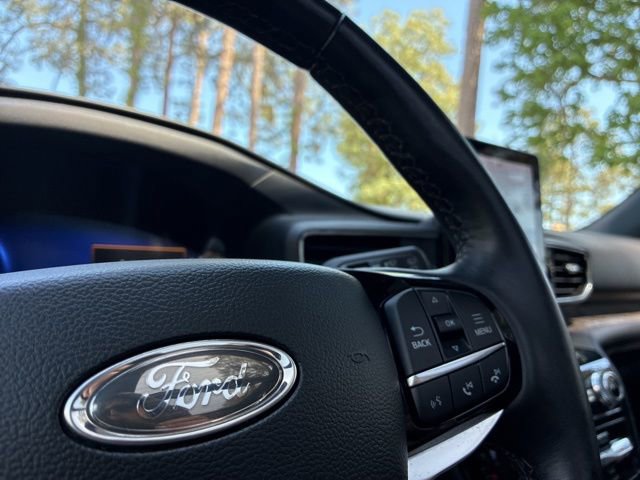 Used 2022 Ford Explorer Platinum w/ Equipment Group 601A AWD/4WD image 29