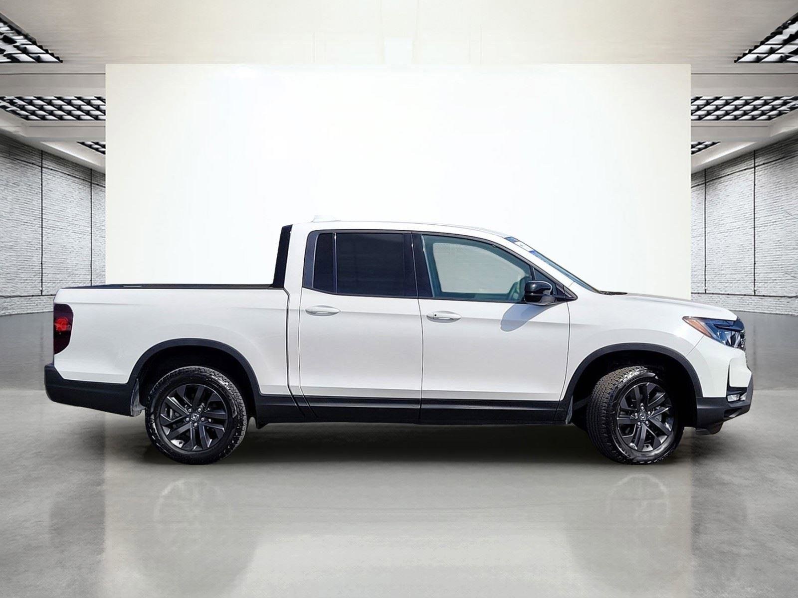 Used 2025 Honda Ridgeline Sport image 6