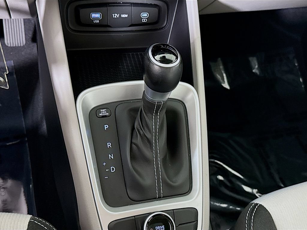 Certified 2023 Hyundai Venue SEL FWD image 10