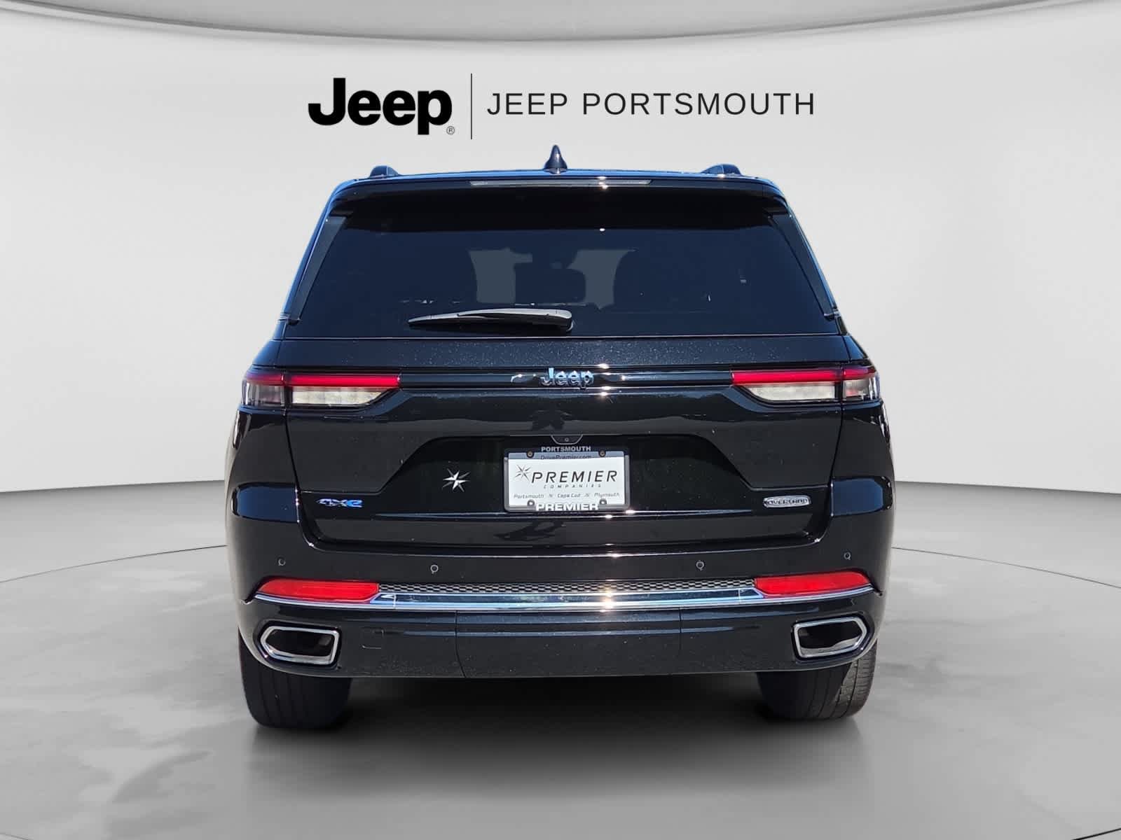 Used 2023 Jeep Grand Cherokee Overland AWD/4WD image 6