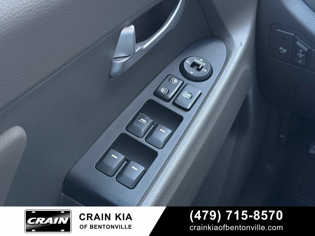 Used 2011 Kia Sportage EX w/ Premium Pkg w/Leather Seats FWD image 10