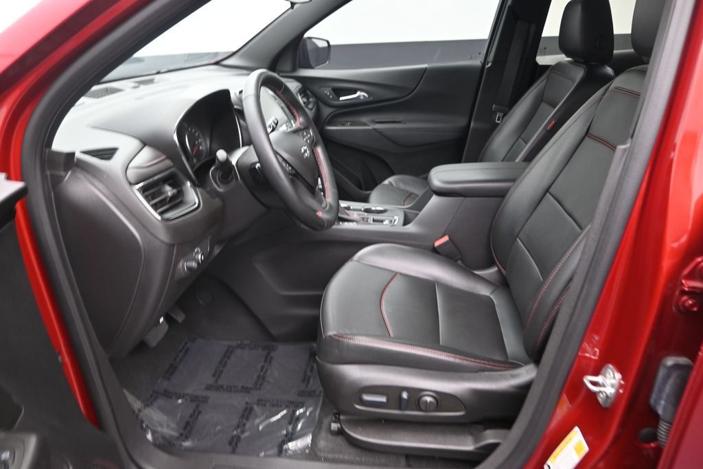 Used 2023 Chevrolet Equinox RS w/ RS Leather Package FWD image 10