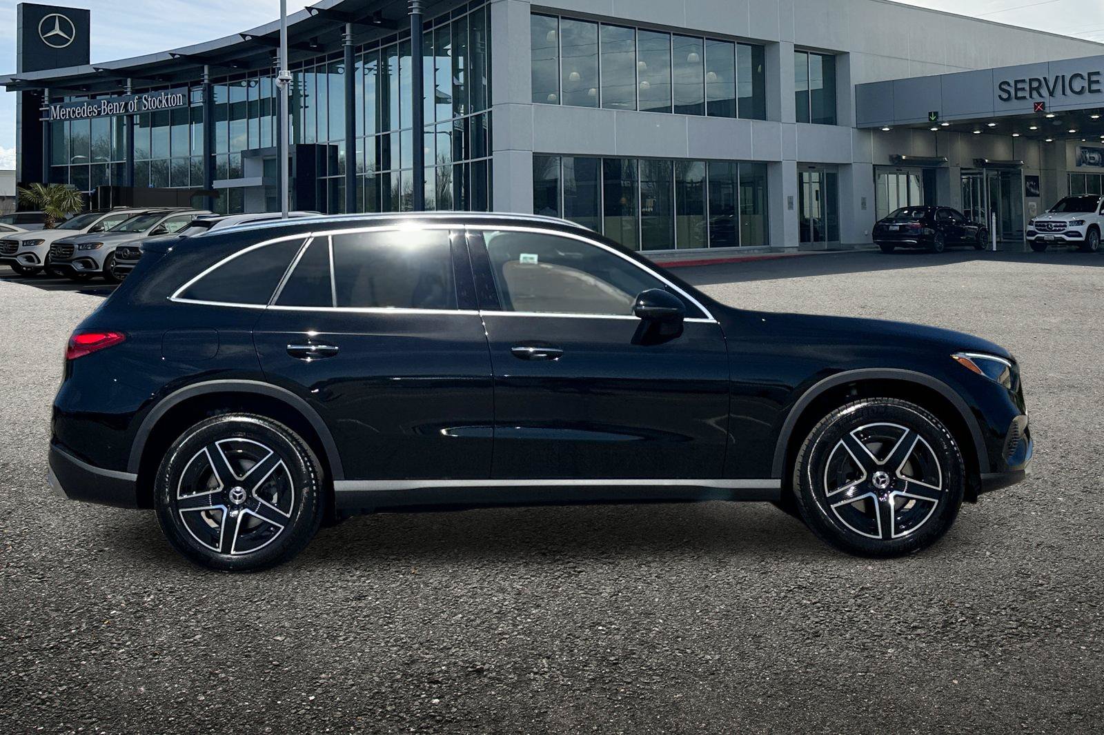 New 2026 Mercedes-Benz GLC 300 4MATIC image 3