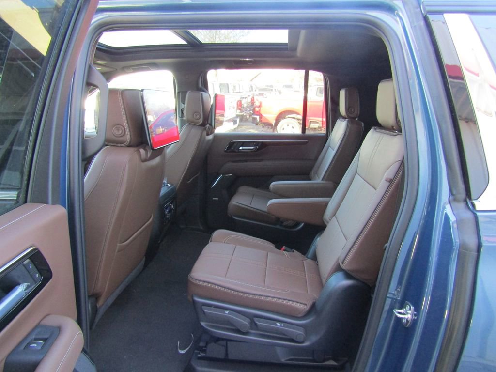 New 2026 Chevrolet Suburban High Country image 42