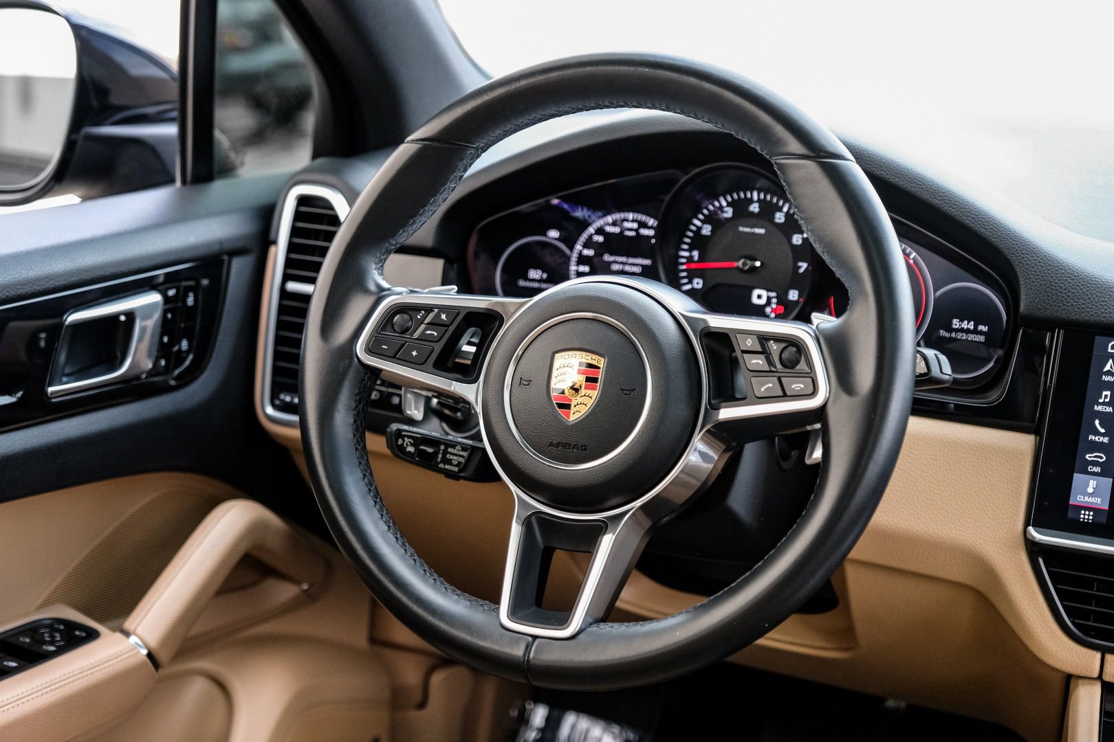 Used 2019 Porsche Cayenne AWD/4WD image 16