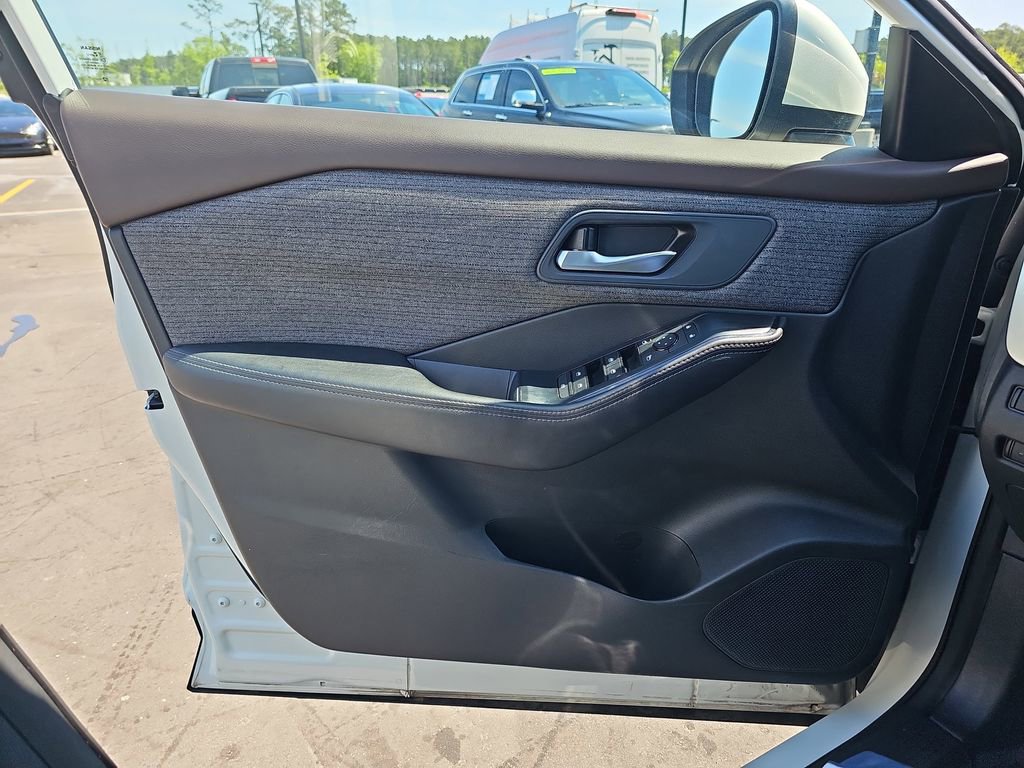 Used 2021 Nissan Rogue SV FWD image 30