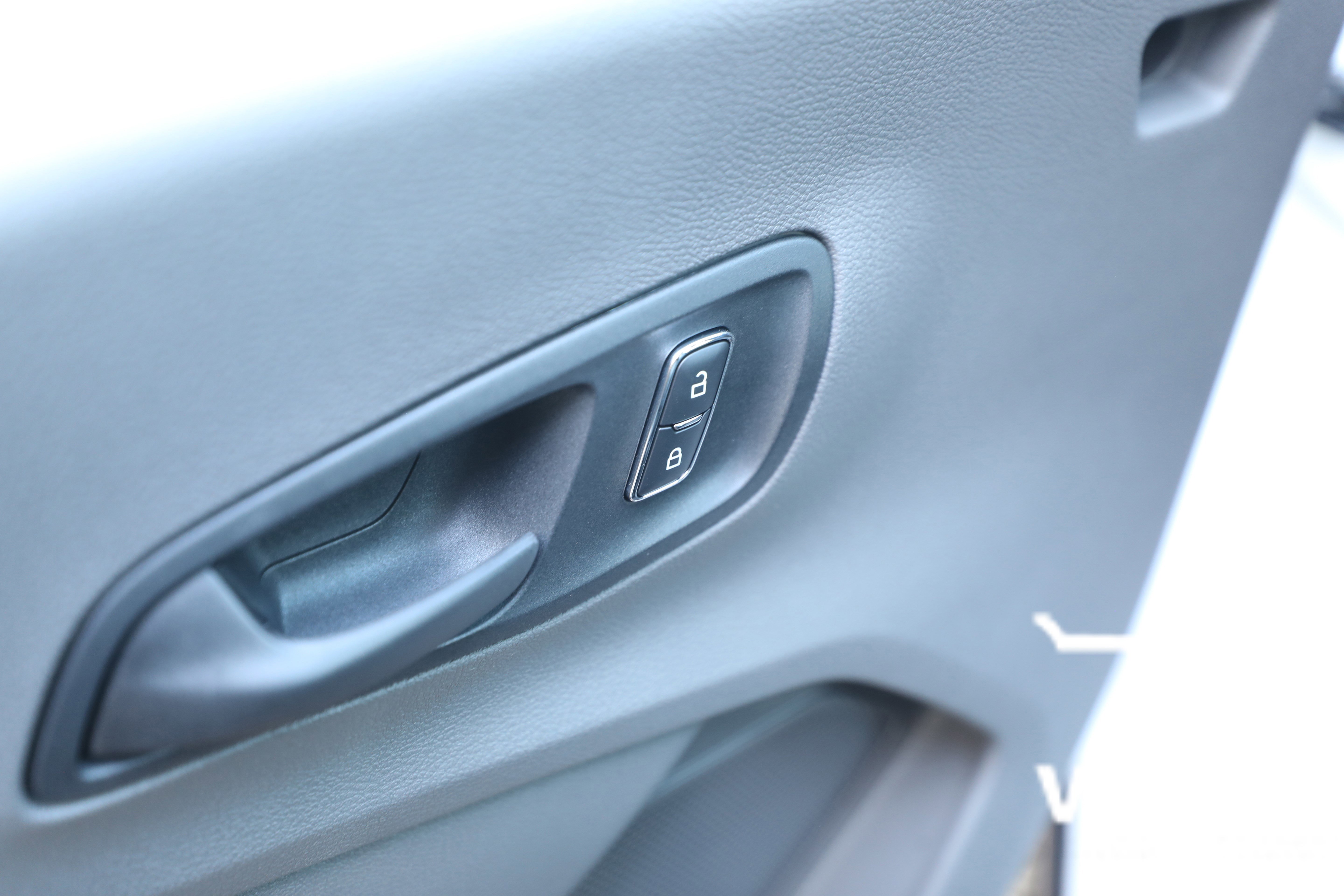 New 2025 Ford Transit 250 148 Medium Roof w/ Load Area Protection Package image 16