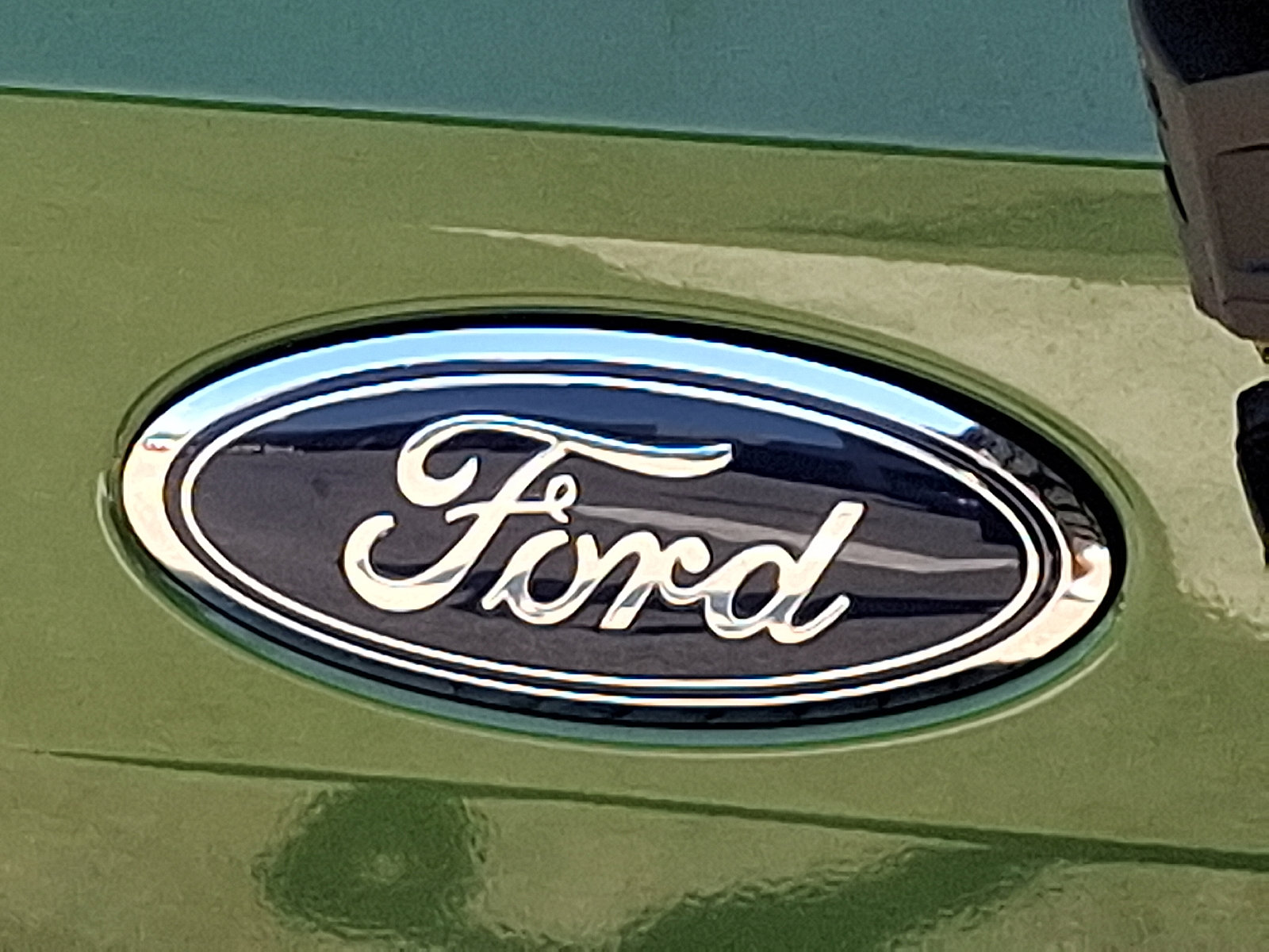 Used 2024 Ford Bronco Everglades image 29