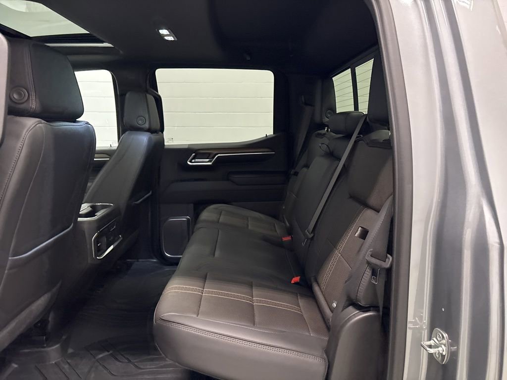 Used 2025 Chevrolet Silverado 1500 High Country w/ High Country Premium Package image 12