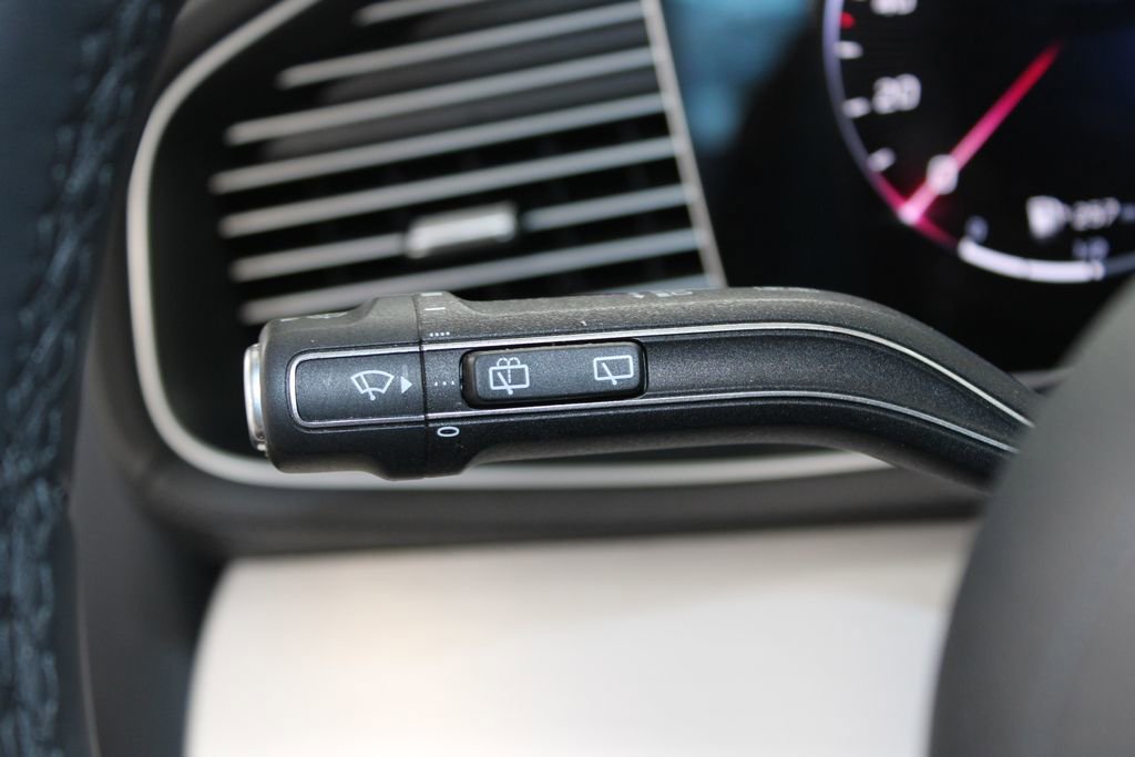 Used 2025 Mercedes-Benz GLS 450 4MATIC image 38